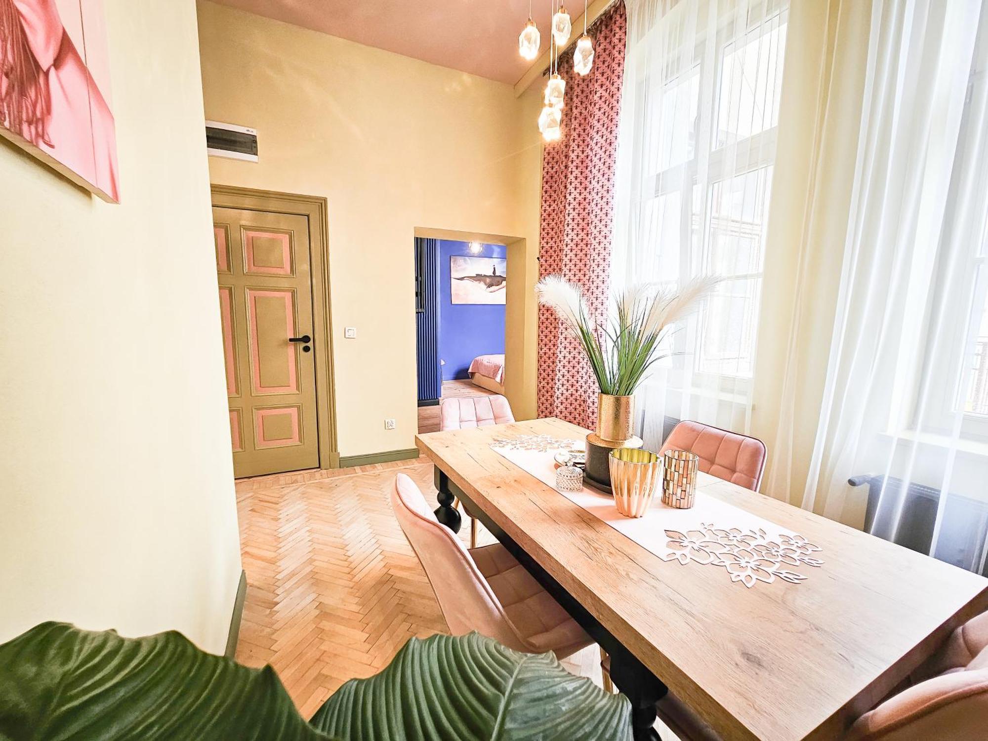 Butik Apartamenty Old Town Torun - Parking Exterior foto